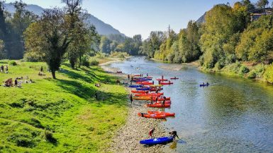 descender en kayak por rio sella